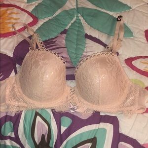 Victoria’s Secret size 36B dream angles bra